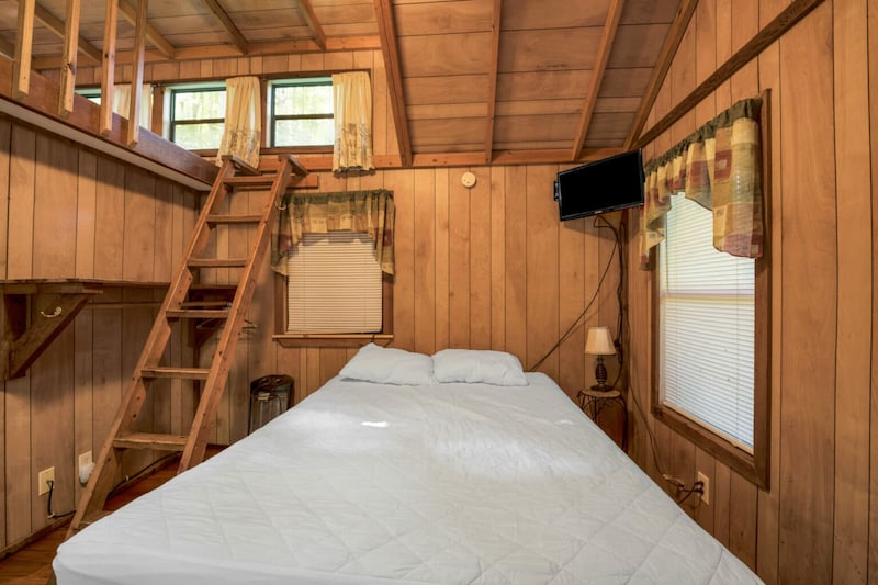 Yogi Bear™ Cindy™ Bear Housekeeping-1